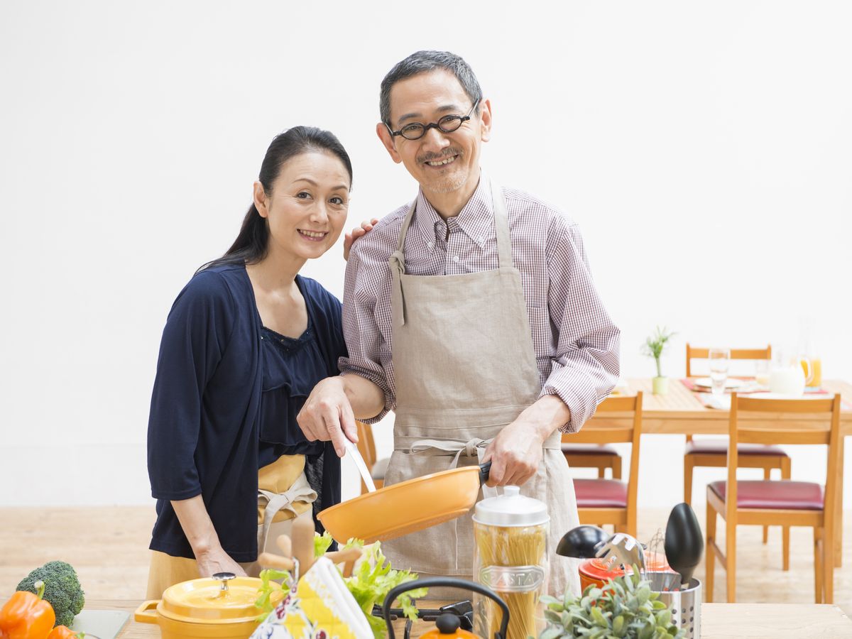 40代以上の夫婦は、配偶者への「愛」から「気遣い」へと変化!? シニアガイド